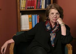 Marsha Linehan utvecklade Dialektisk Beteendeterapi
		fr att lra sjlvskadande kvinnor bttre frdigheter att hantera
		verdrivna knslomssiga reaktioner