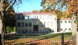 Skabersj�skolan, en friskola som ligger i Skabersj�by